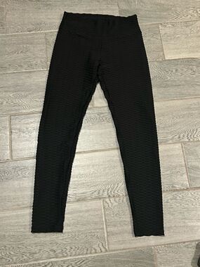 Vizio Black Ribbed Fabric with Red Logo Tag - size large